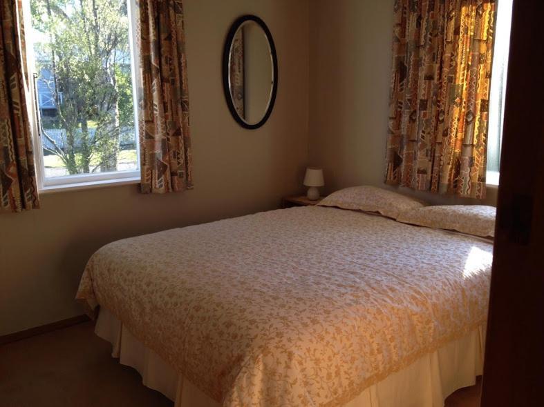 Turangi Home Family Size Taupo Exterior photo