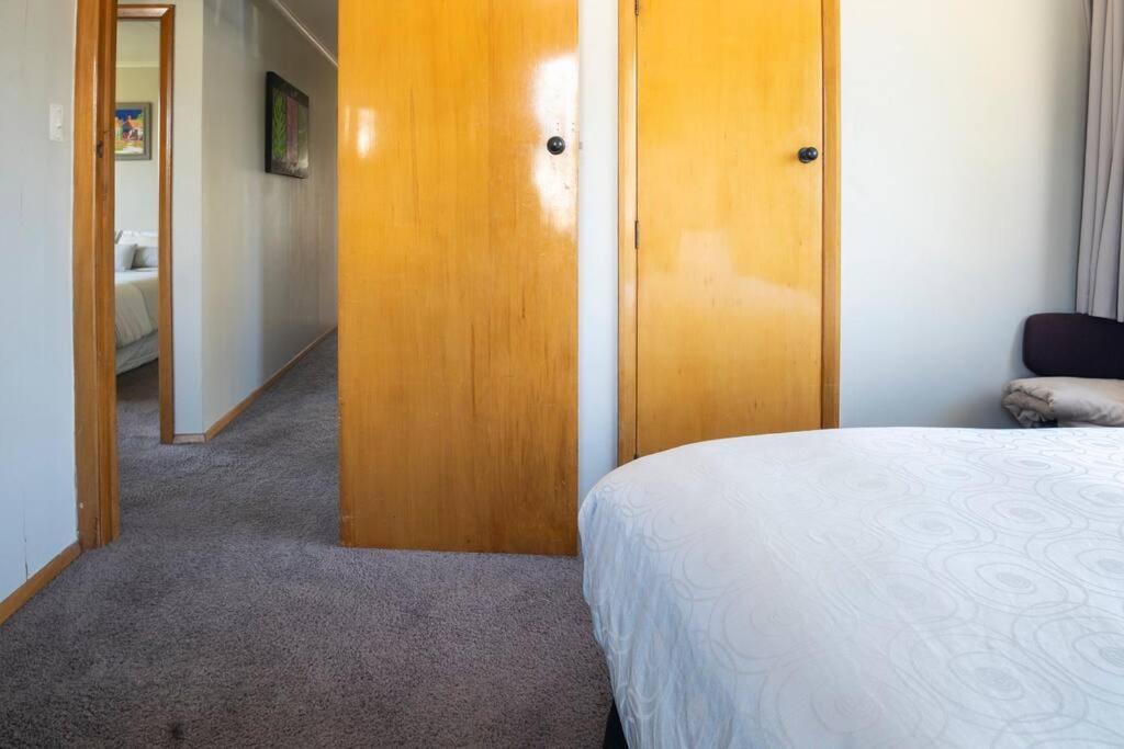 Turangi Home Family Size Taupo Exterior photo