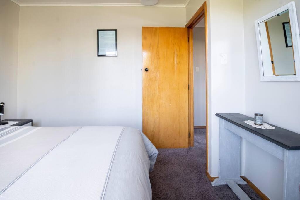 Turangi Home Family Size Taupo Exterior photo
