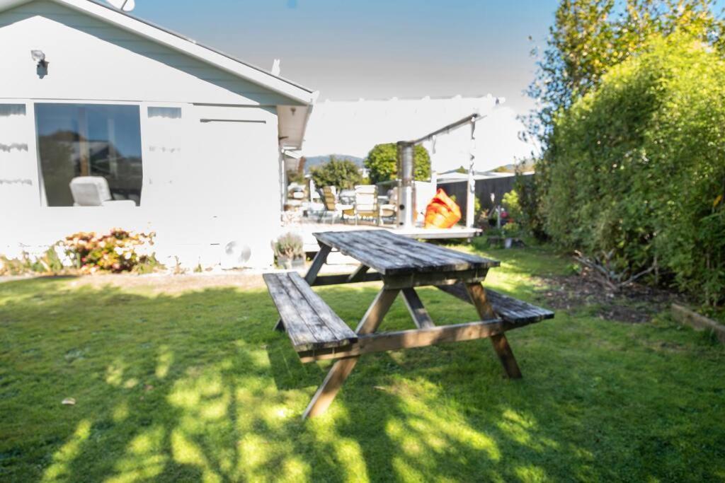 Turangi Home Family Size Taupo Exterior photo